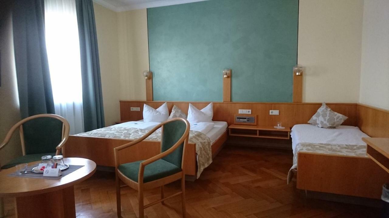Traditionsgasthof Grüner Baum Bad Staffelstein Dış mekan fotoğraf